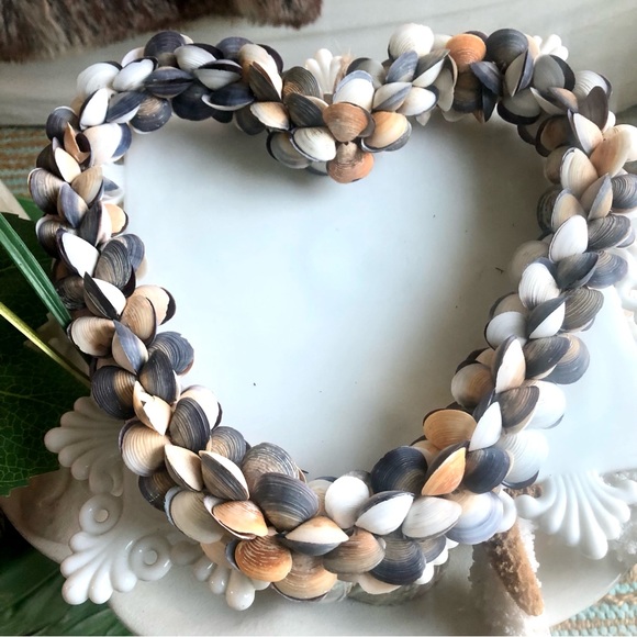 🌴🎉HOST PICK🎉 New! Purple Clam Seashell Heart Wreath - Picture 1 of 6
